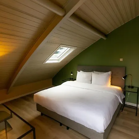 Hotel Floats By H2otel